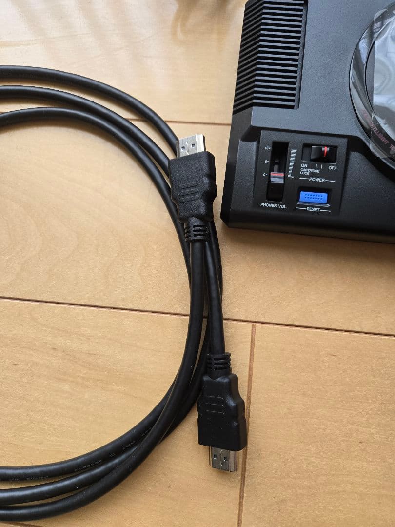 SEGA メガドライブ ミニ 　本体　コントローラー2個