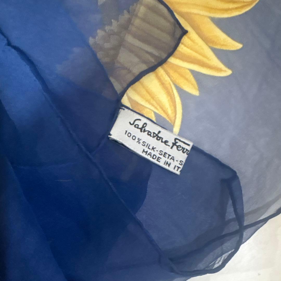 ▼Salvatore Ferragamo 花　ひまわり　スカーフ　シルク