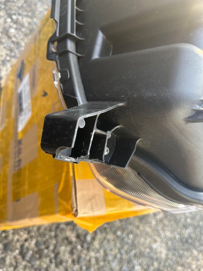 ヘ*リ様 LA900S タフト 純正左右ヘッドライト　2個セット