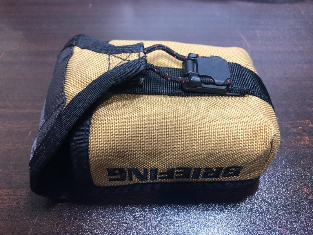 ☆希少色　BRIEFING ブリーフィング カーキ ゴルフ距離計用ケース