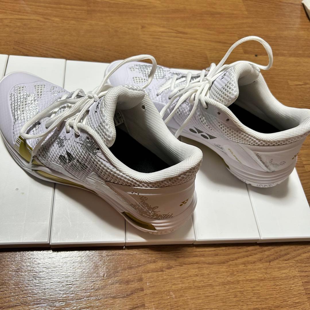 YONEX バドミントンシューズ　エクリプションZメン ホワイト/ゴールド