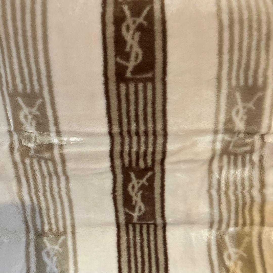 ❤️新品❤️YVESSAINTLAURENT アクリル100%毛布140×200CM