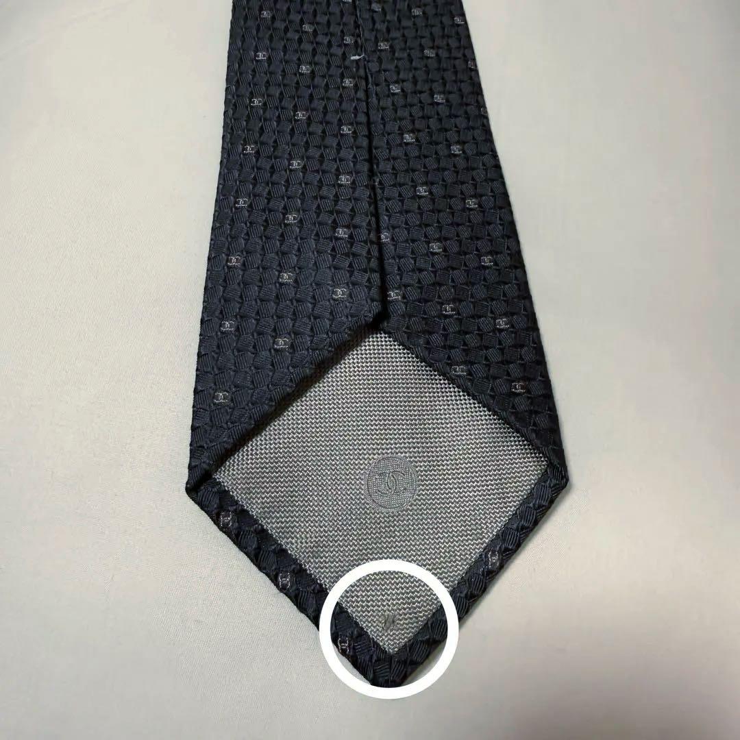 CHANEL グレー ネクタイ ハニカムパターン シャネル ココマーク