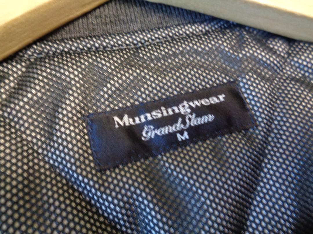 極美品　マンシングウエア　ウール　中綿入り　ブルゾン　ジャケット　Ｍ