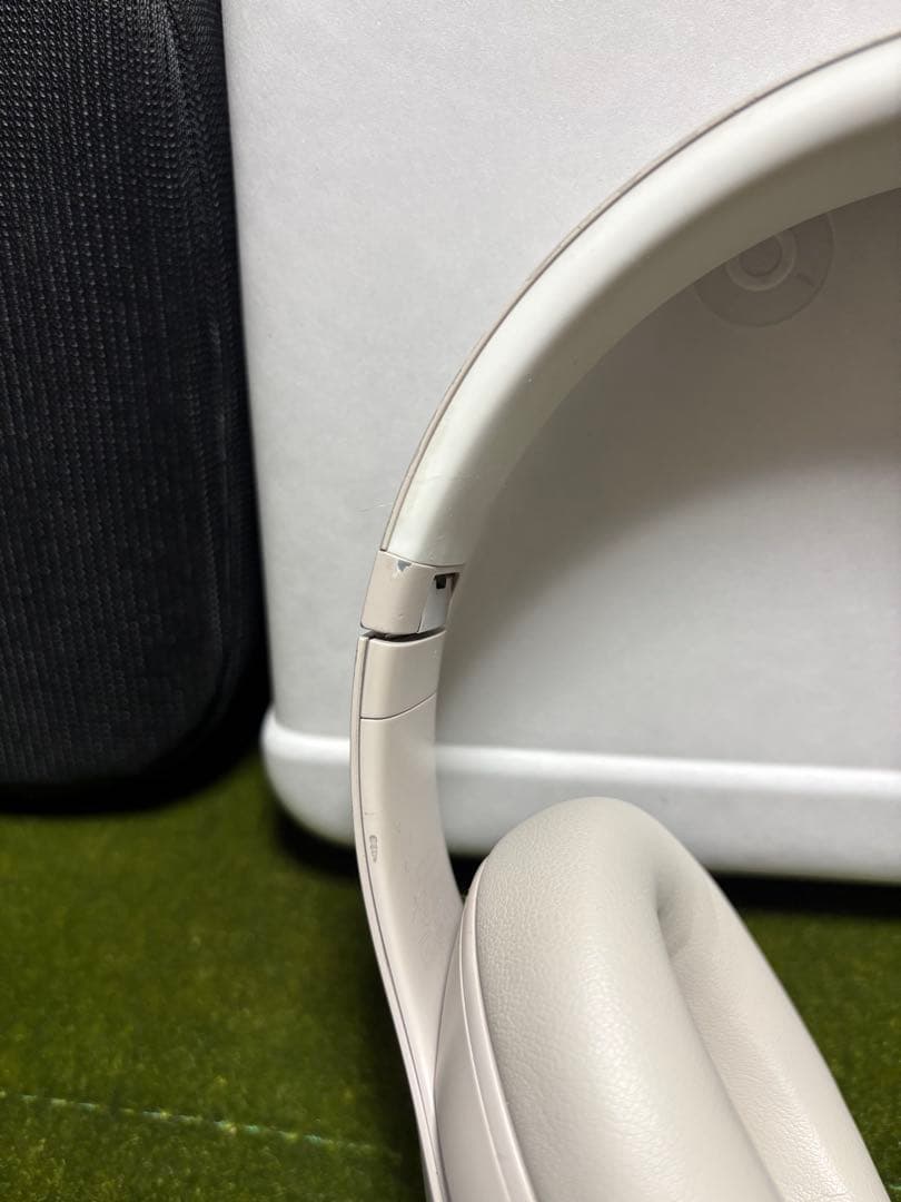 Beats Studio Pro サンドストーン　ワイヤレスヘッドホン