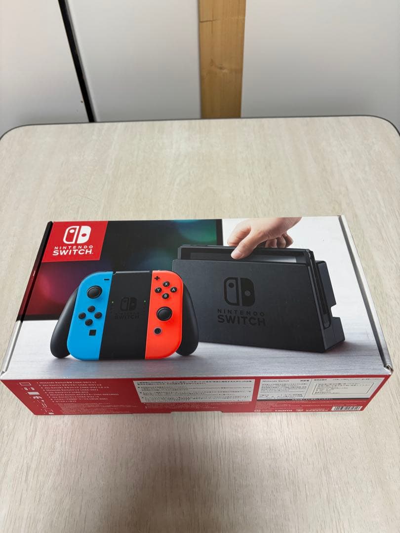 Nintendo Switch 本体 赤/青 Joy-Con 付属品 ケース付き