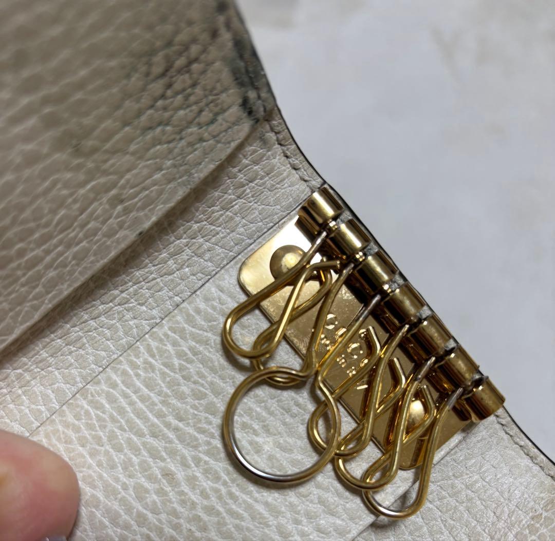 Gucci GGロゴ ベージュレザーキーケース　箱付き