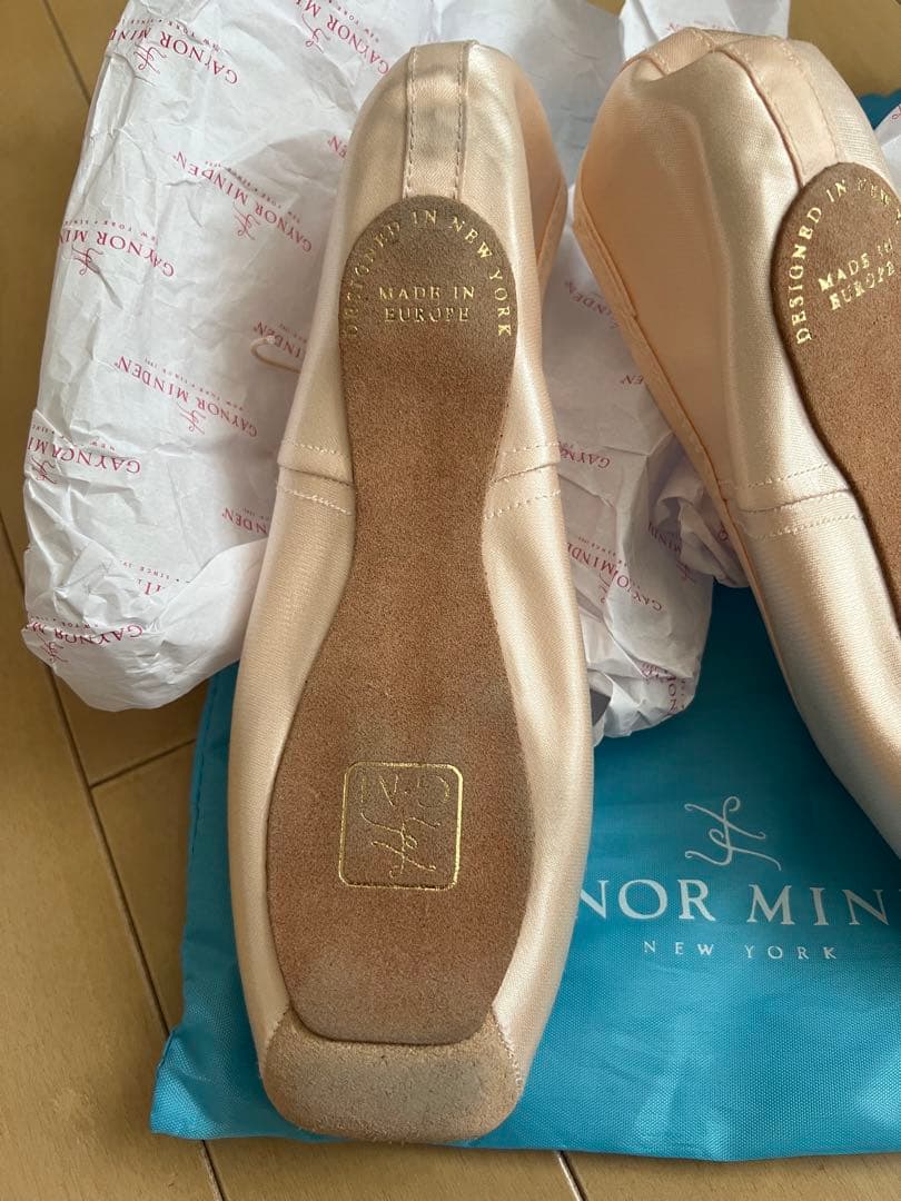 【超美品】！値下げ！GAYNOR MINDEN トウシューズ ヨーロッパ製9M