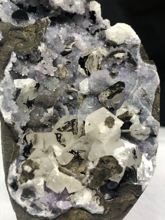 アメジスト&カルサイト⭐︎台座付きミックス鉱石