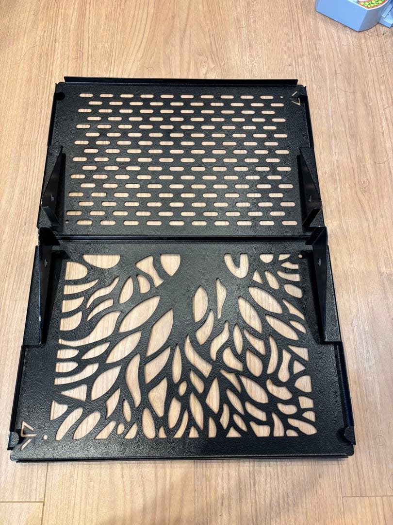 BLACK DESIGNブラックデザイン アイアンプレート、ツリー柄 2枚セット