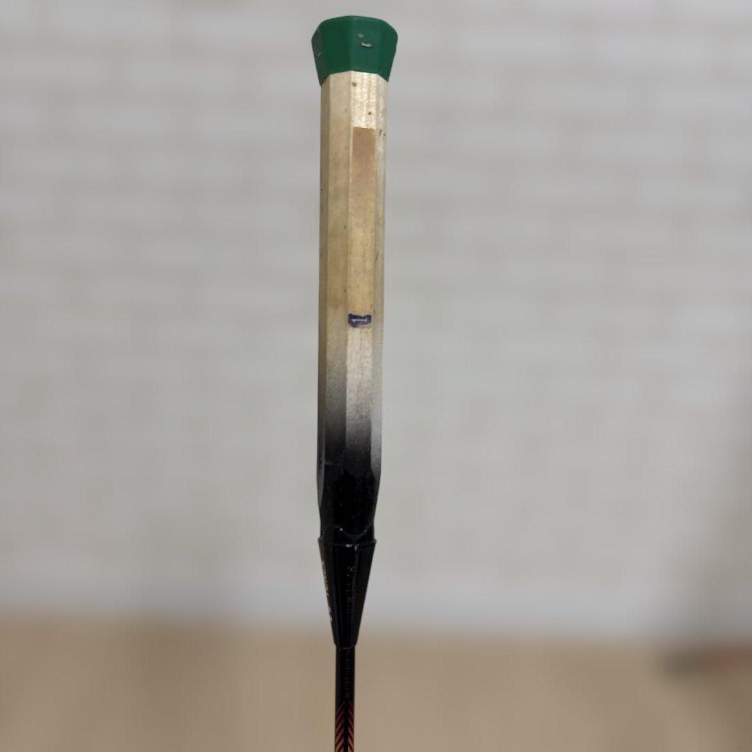 ヨネックスのバドミントンラケット、**DUORA 10（2本） ※1本購入可