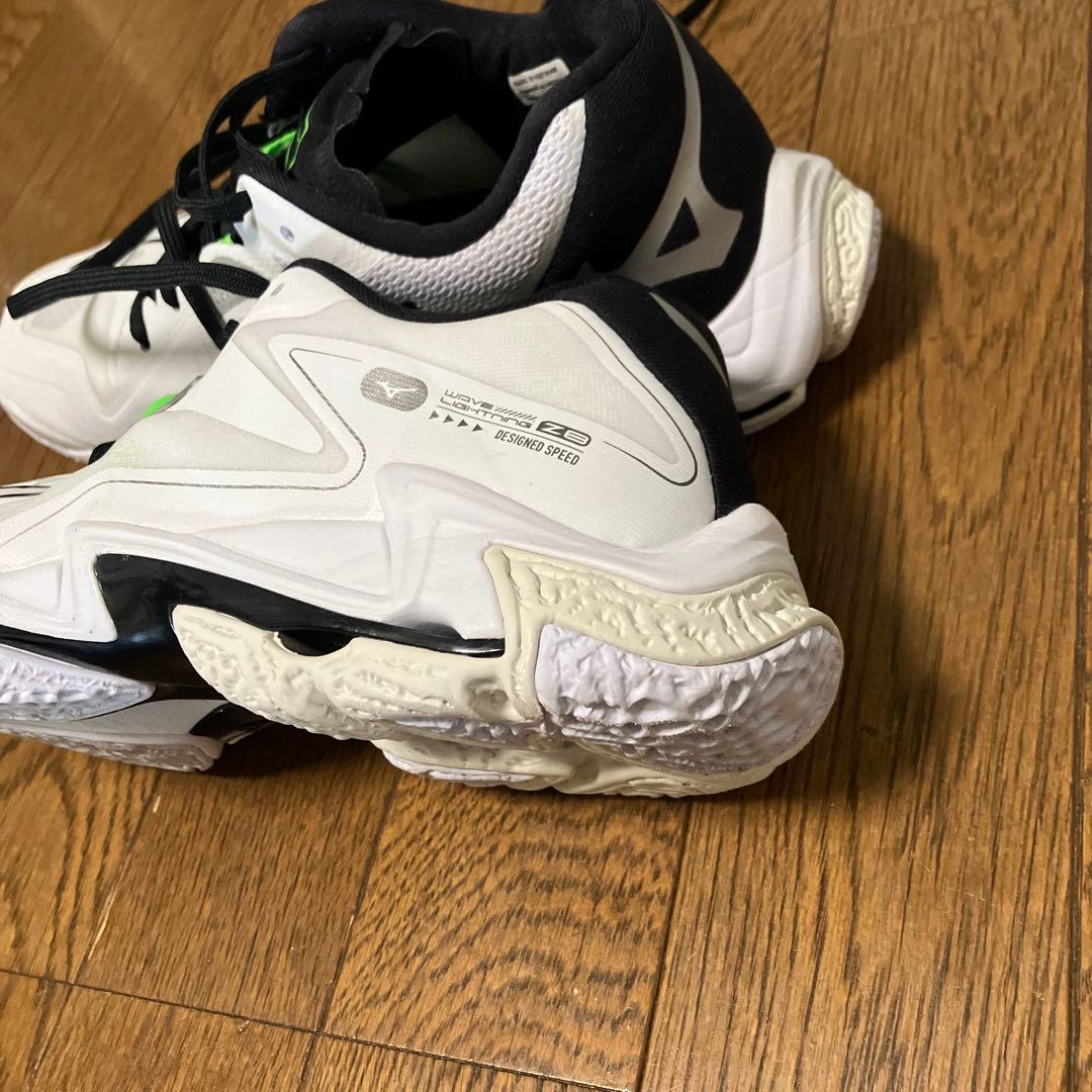 Mizuno バレーボールシューズ Wave Lightning Z8 WIDE