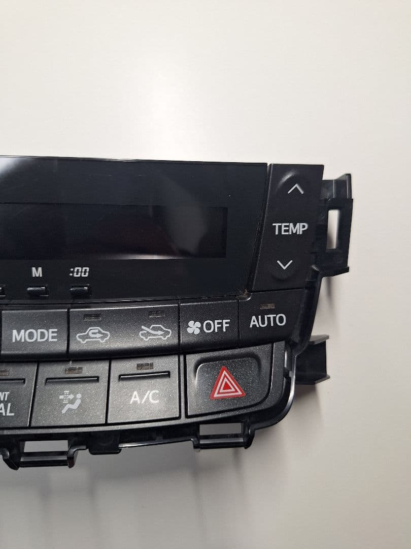 むちむちチワワ　エアコンパネル　ヴェルファイア　アルファード　打ち替え