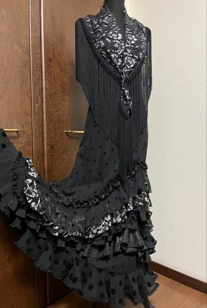 フラメンコ　ブラックファルダ　スカート　ジョーゼット水玉　いっぱいボランテ