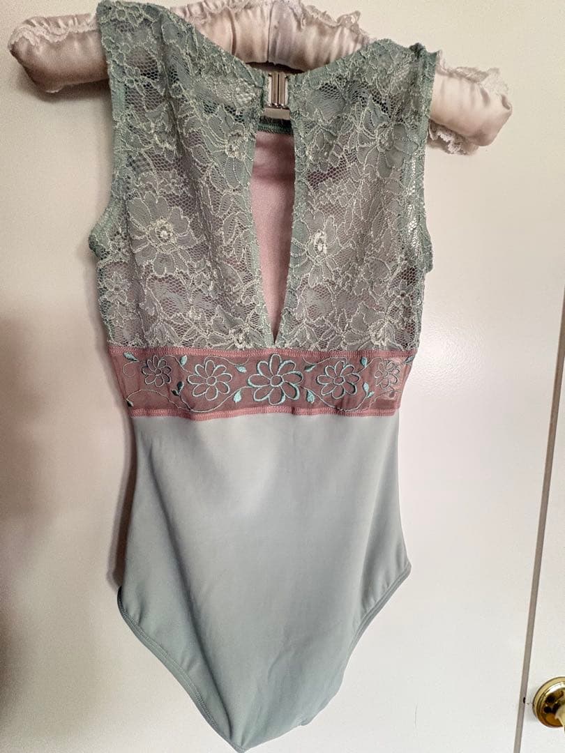 デラロミラノ　イーリス　ペールグリーン