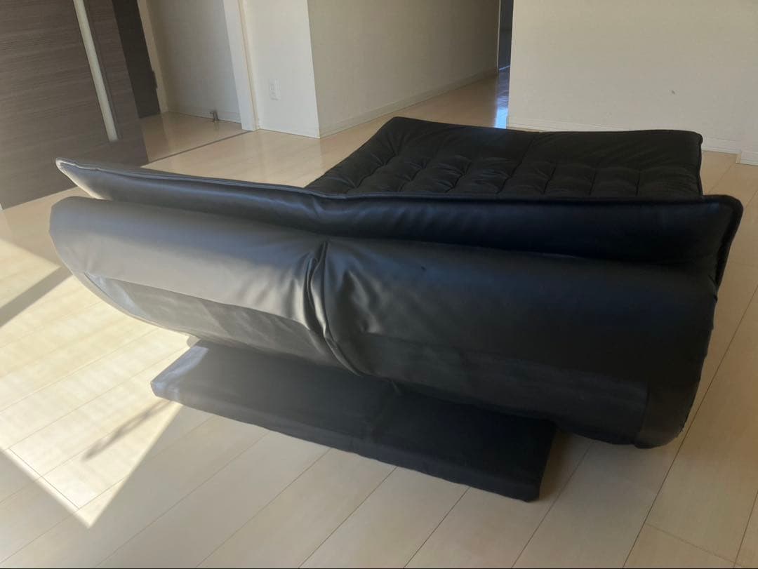 せりな3月13日迄！ブラック ソファベッド キルティングデザイン ニトリ