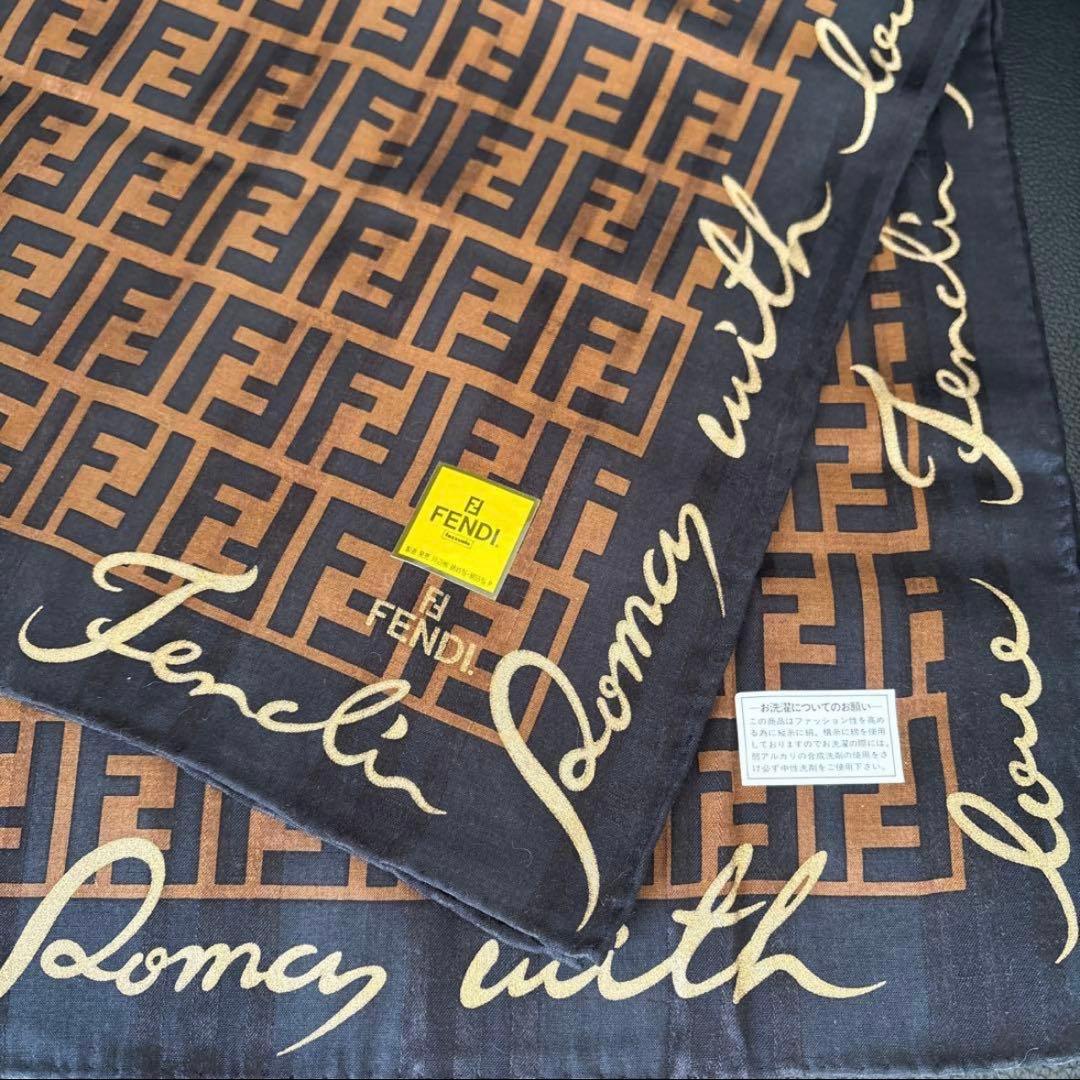 新品未使用❗️FENDIズッカ柄シルク混ミニスカーフ大判ハンカチ膝掛け
