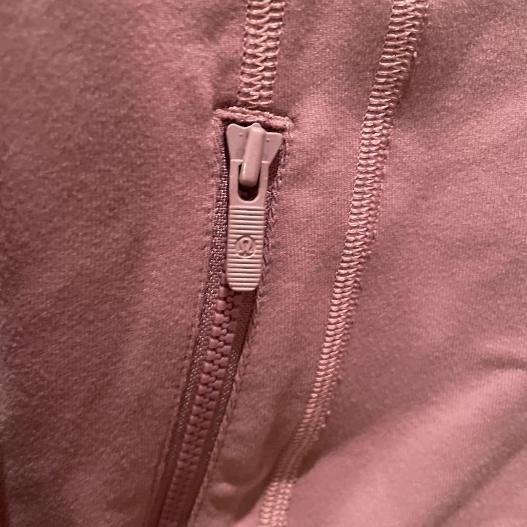 ルルレモン　パーカー