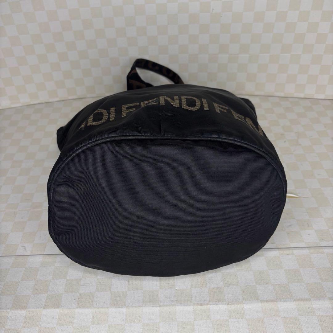 美品　FENDI フェンディ　ハンドバッグ　M07