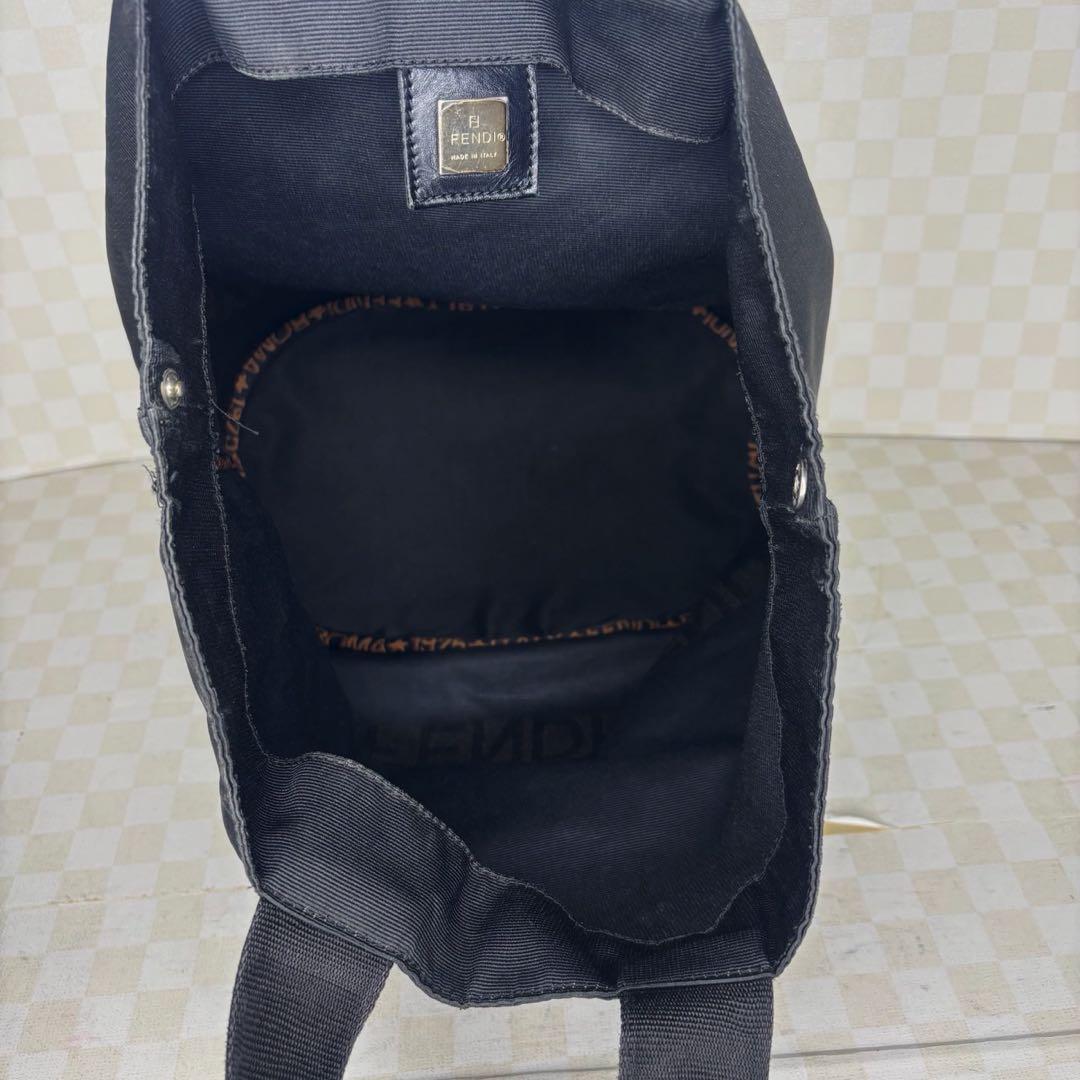 美品　FENDI フェンディ　ハンドバッグ　M07