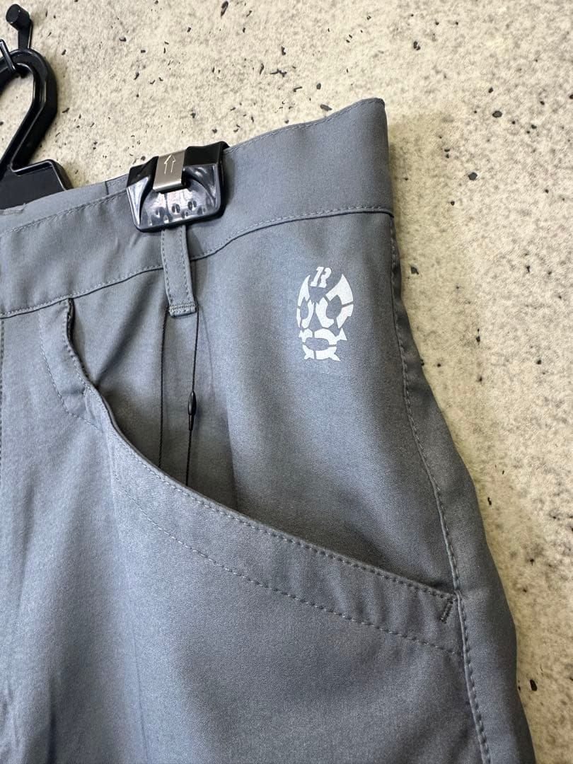 【新品未使用】サイズ6 メンズ ハーフパンツ ラッセルノ 2675