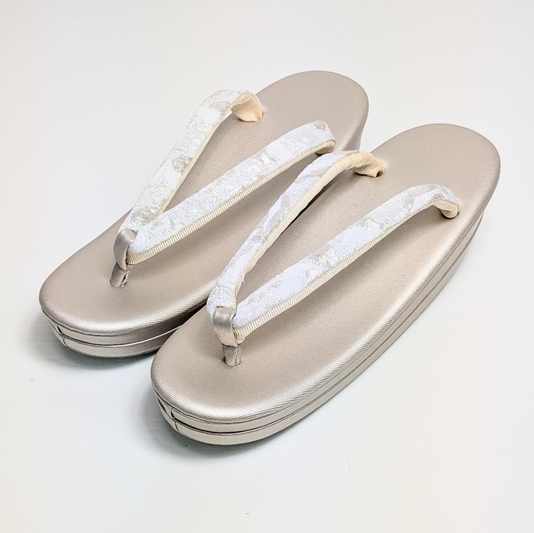 ララロロ様草履バッグセット 帯地 ふくれ織り 白 金 銀 フリーサイズ u102