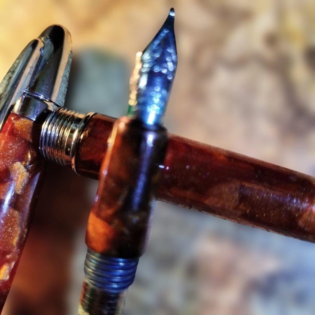 パ*ス様 Monteverde ブラウン万年筆とバーガンディのインク