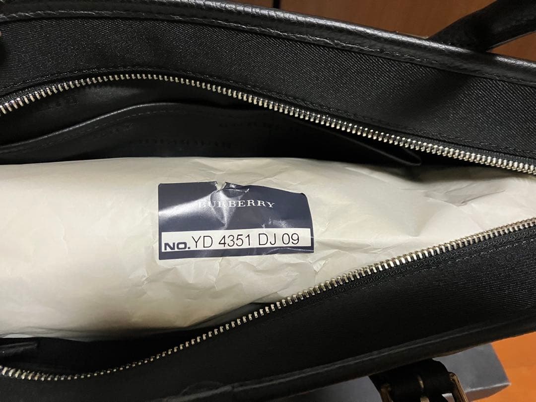 Burberry チェック黒 トートバッグ　YD 4351DJ 09
