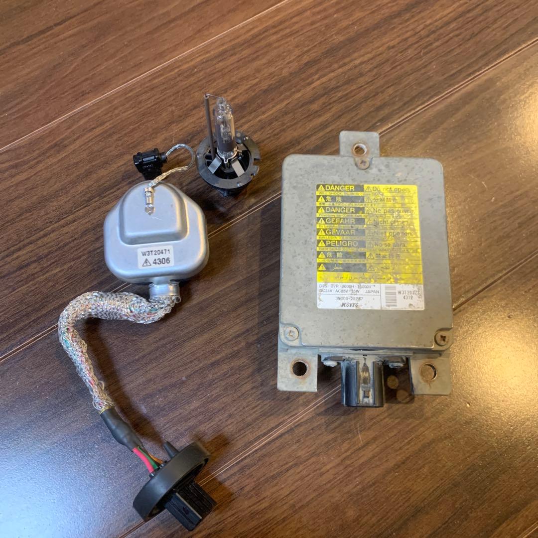 日野、いすゞ、ヘッドライトバラスト