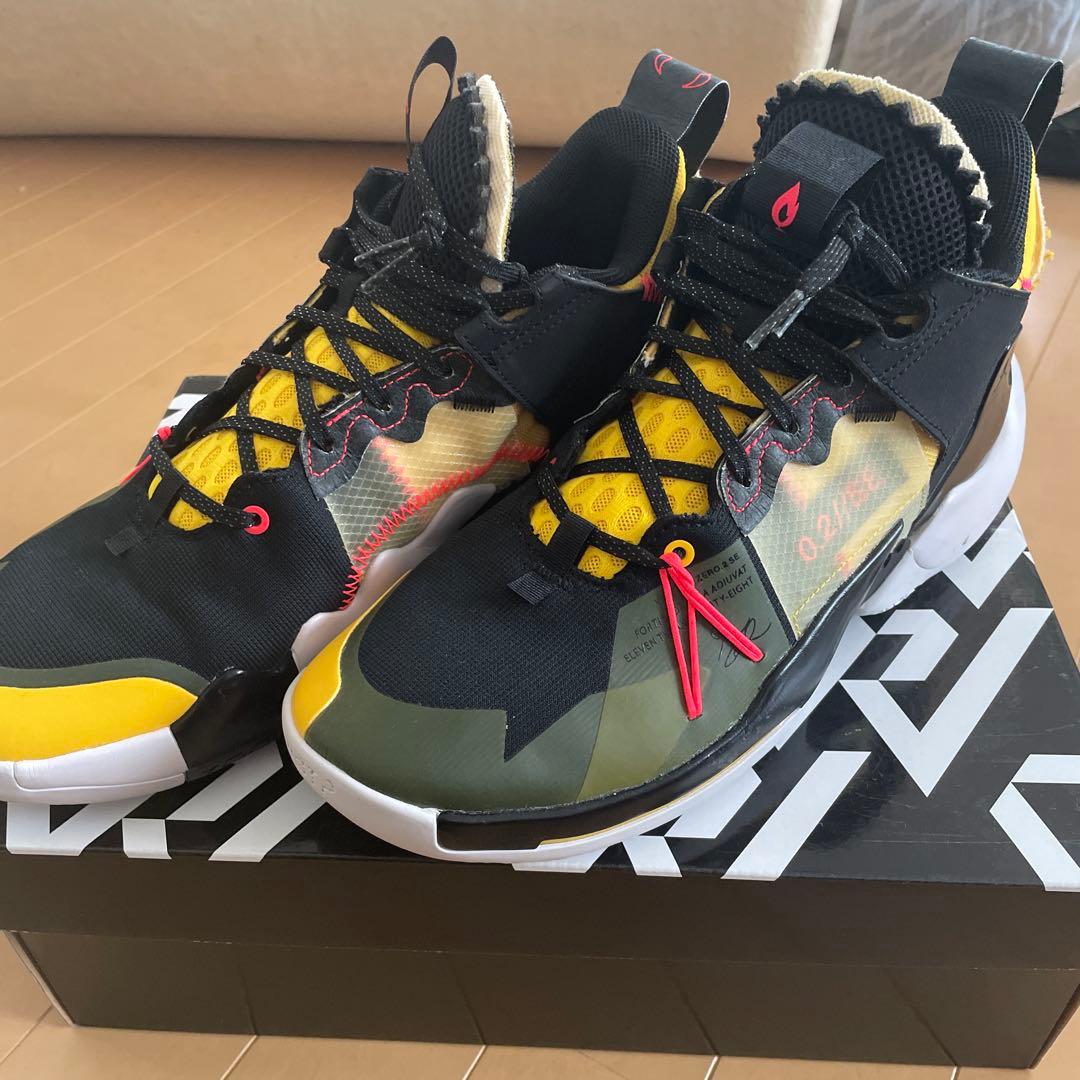 バスケットシューズ ブラック/イエロー/レッド