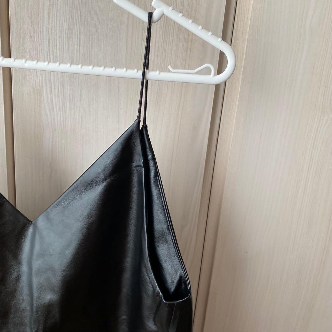 UN3D. ブラック Vネック ビスチェ　ベスト　F フェイクレザーキャミソール