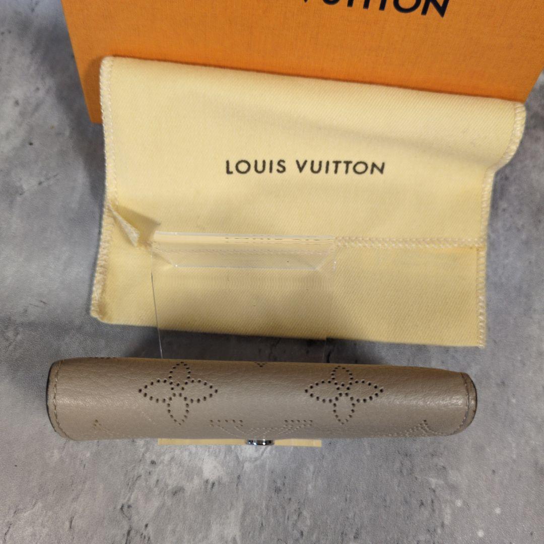 LOUIS VUITTON マヒナ ミュルティクレ4グレーベージュ4連キーケース