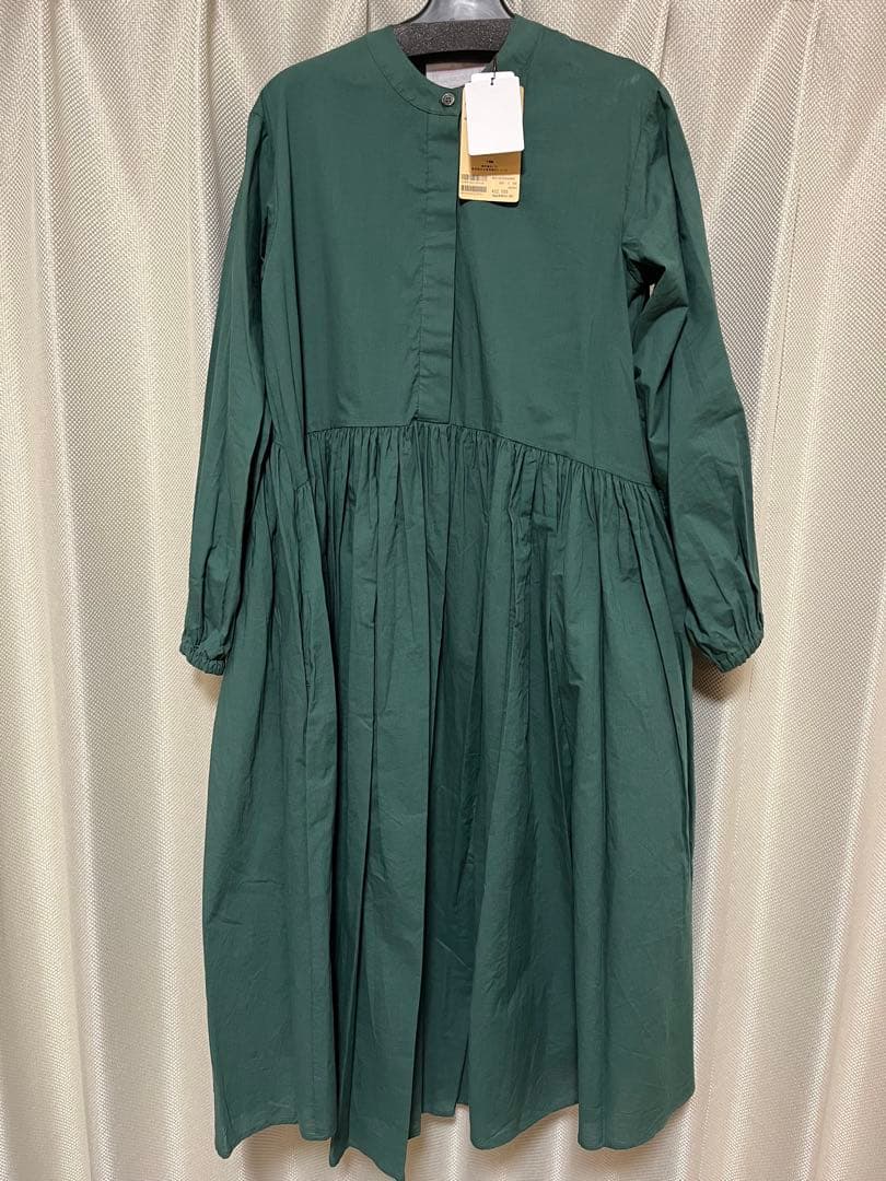新品　未使用　BEARDSLEY ギャザーワンピース　グリーン　サイズ　0