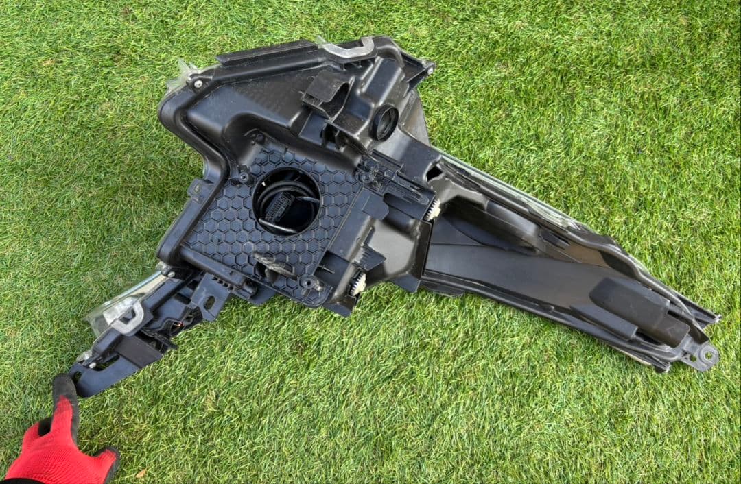 トヨタ ZVW50 プリウス 前期 右ヘッドライト LED