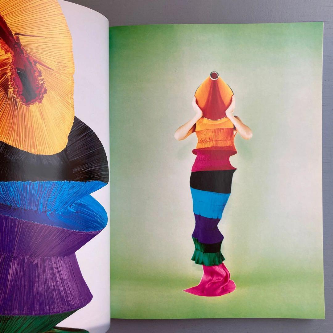 【希少】イッセイミヤケ ISSEY MIYAKE 写真集 TASCHEN