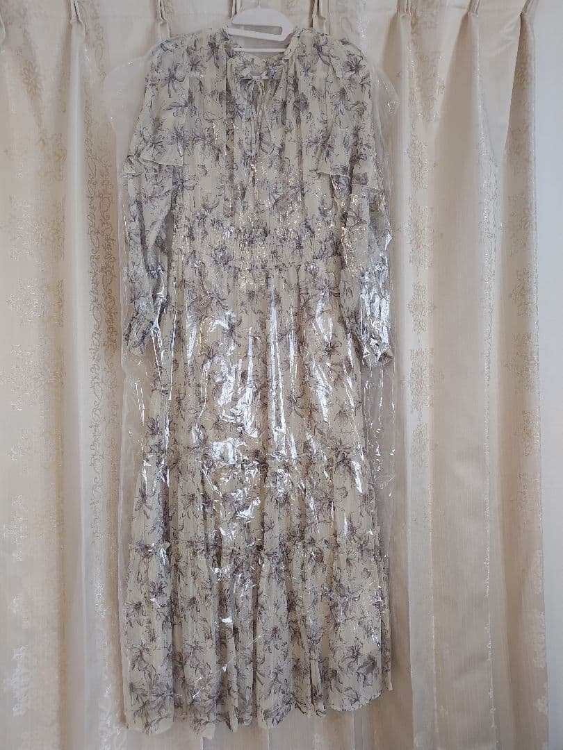 Apuweiser-richeニュアンスフラワープリントワンピースサイズ2