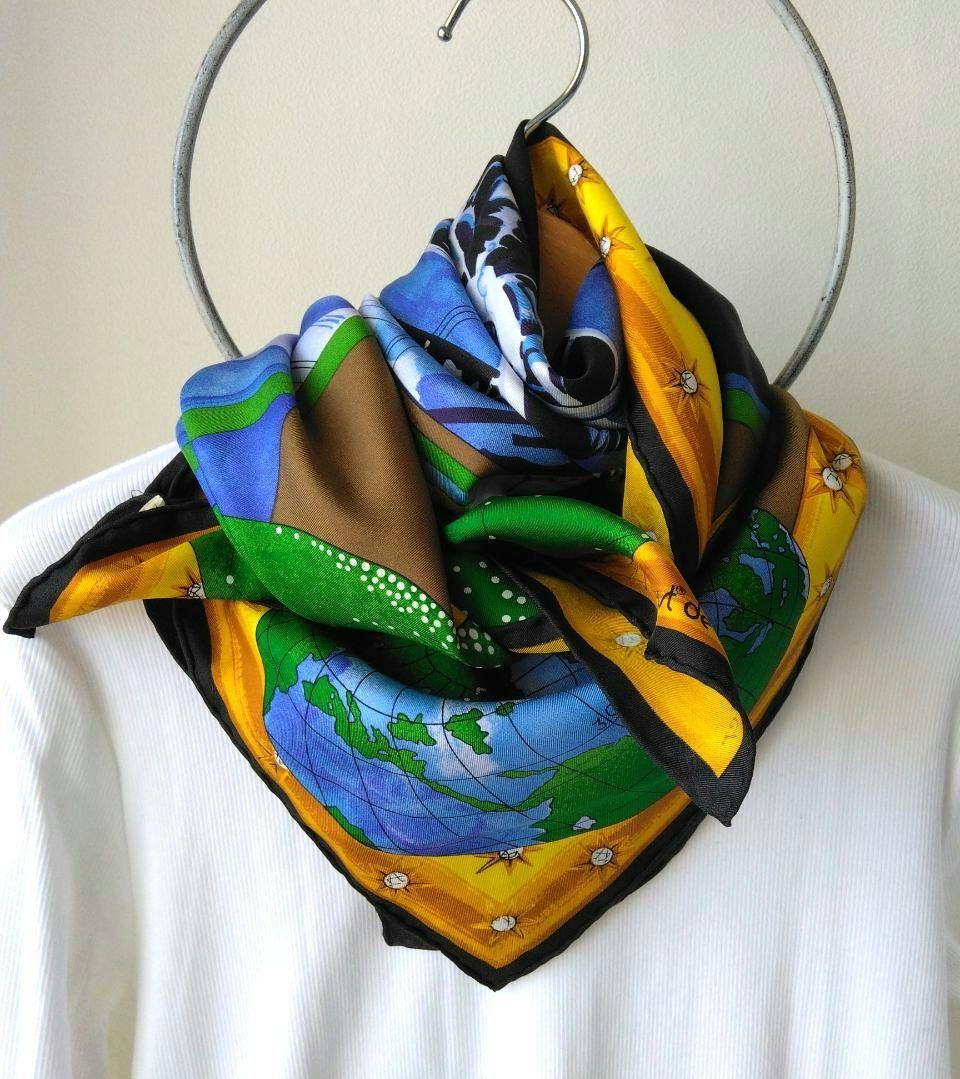 CARTIER カルティエ　シルク100% 大判スカーフ 地球儀　時計