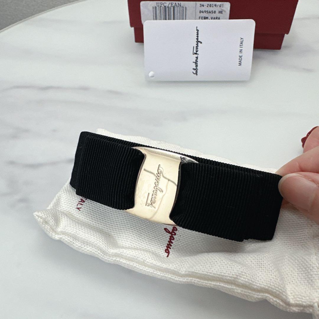 フェラガモ　バレッタ　ブラック