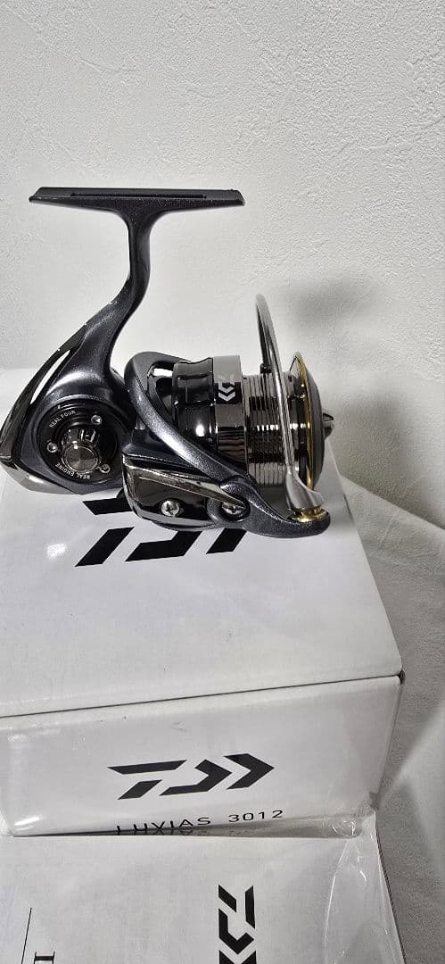 DAIWA 15LUVIAS 3012 15ルビアススピニングリール