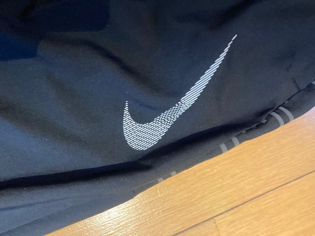 未使用　ナイキ　ランニングパンツ　黒　M Nike リフレクト