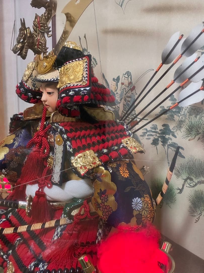 伝統的 豪華兜五月人形 兜飾 ガラスケース付き　オルゴール付き