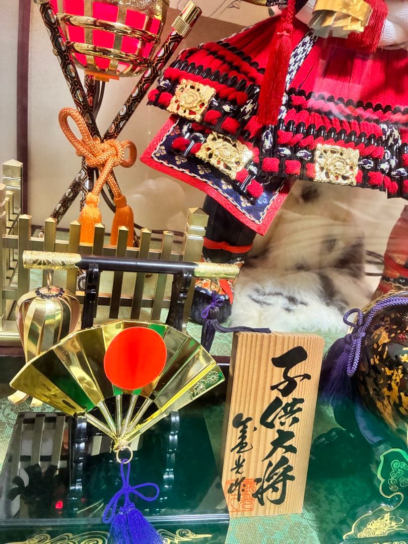 伝統的 豪華兜五月人形 兜飾 ガラスケース付き　オルゴール付き