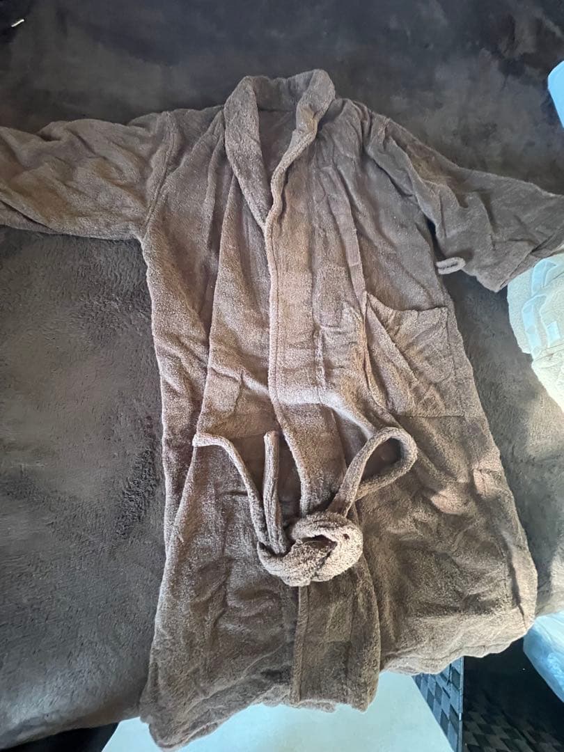 フリース大判毛布 、ベッドシーツ、バスタオル等10枚➕ガウン