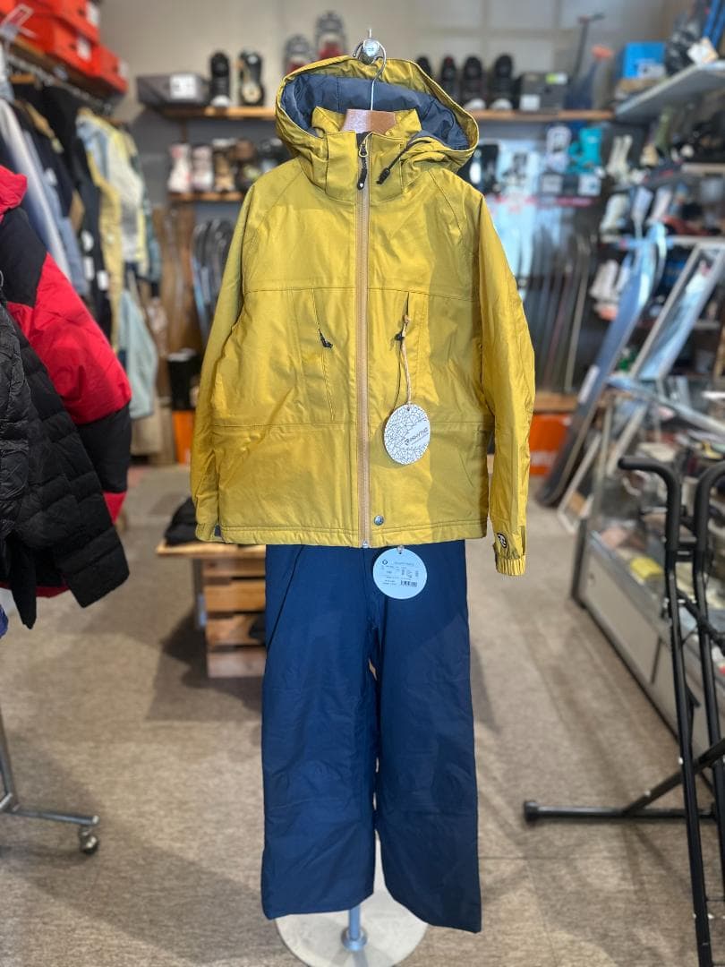 プリズム　P.RHYTHM　キッズウエアー上下　130cm 展示品特価