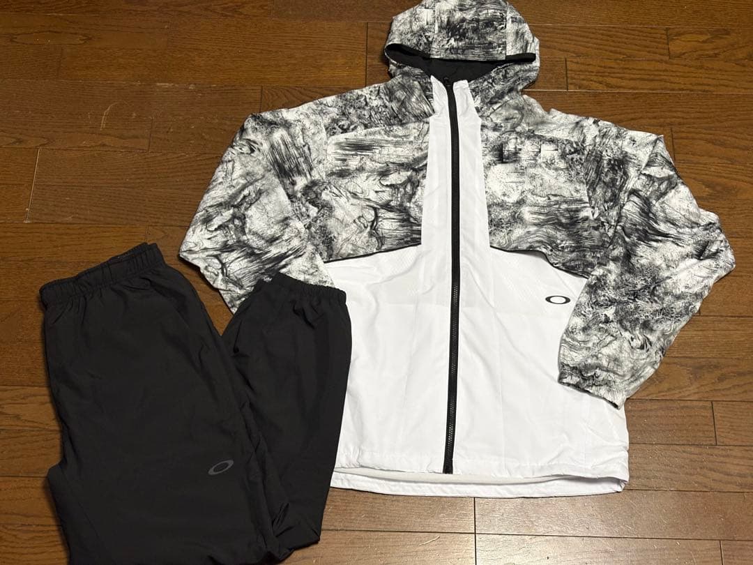 【新品】OAKLEY ナイロンジャケット