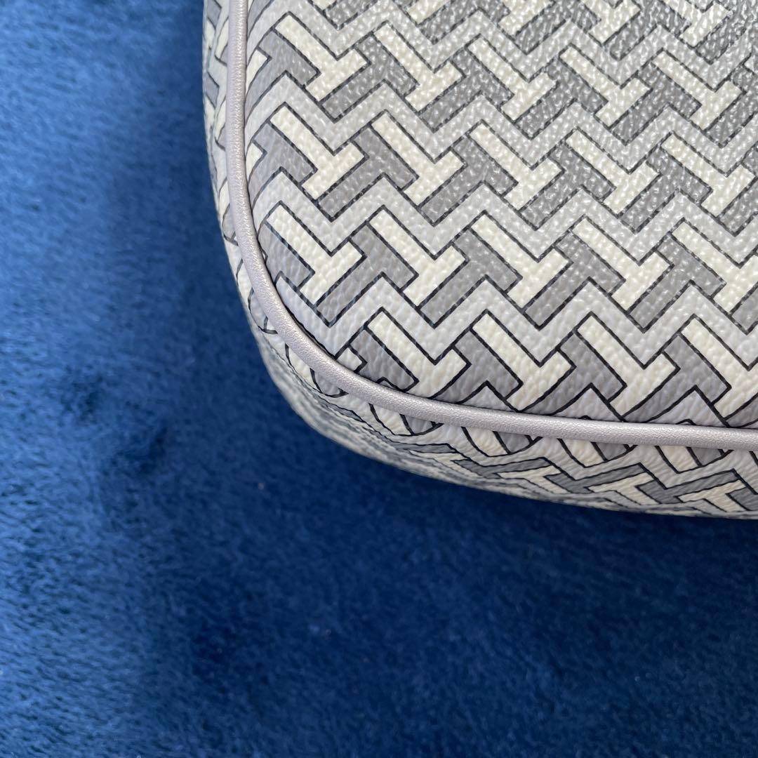 トリーバーチショルダーバッグ ホワイトグレー