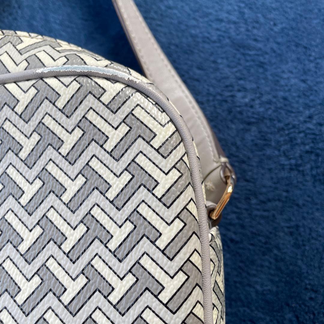 トリーバーチショルダーバッグ ホワイトグレー