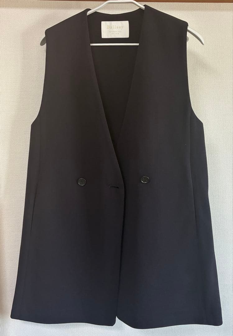 トゥモローランド Ballsey ボールジー ドライアムンゼン Vネックジレ