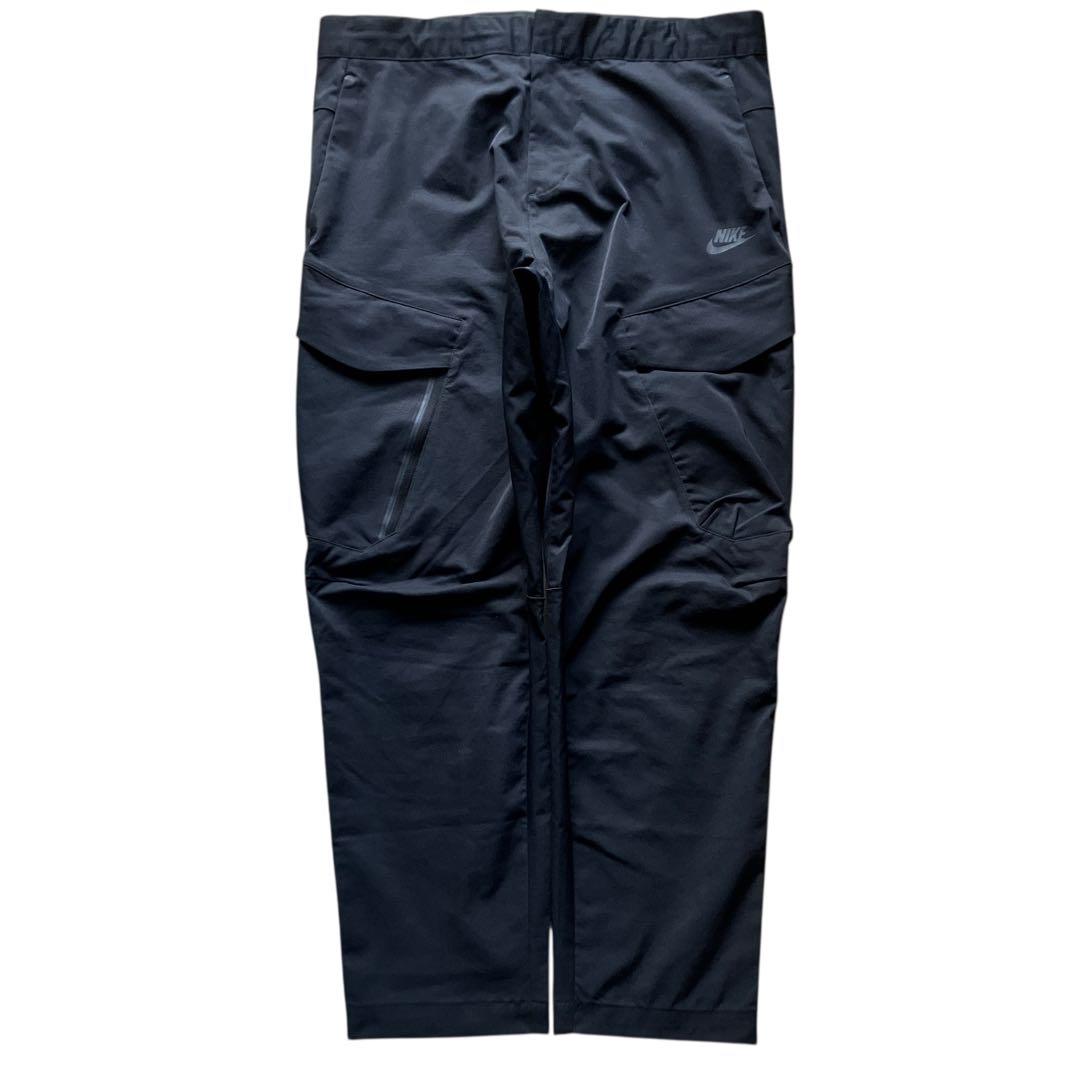 美品 NIKE テック トラックカーゴパンツ XLサイズ ブラックソフトシェル