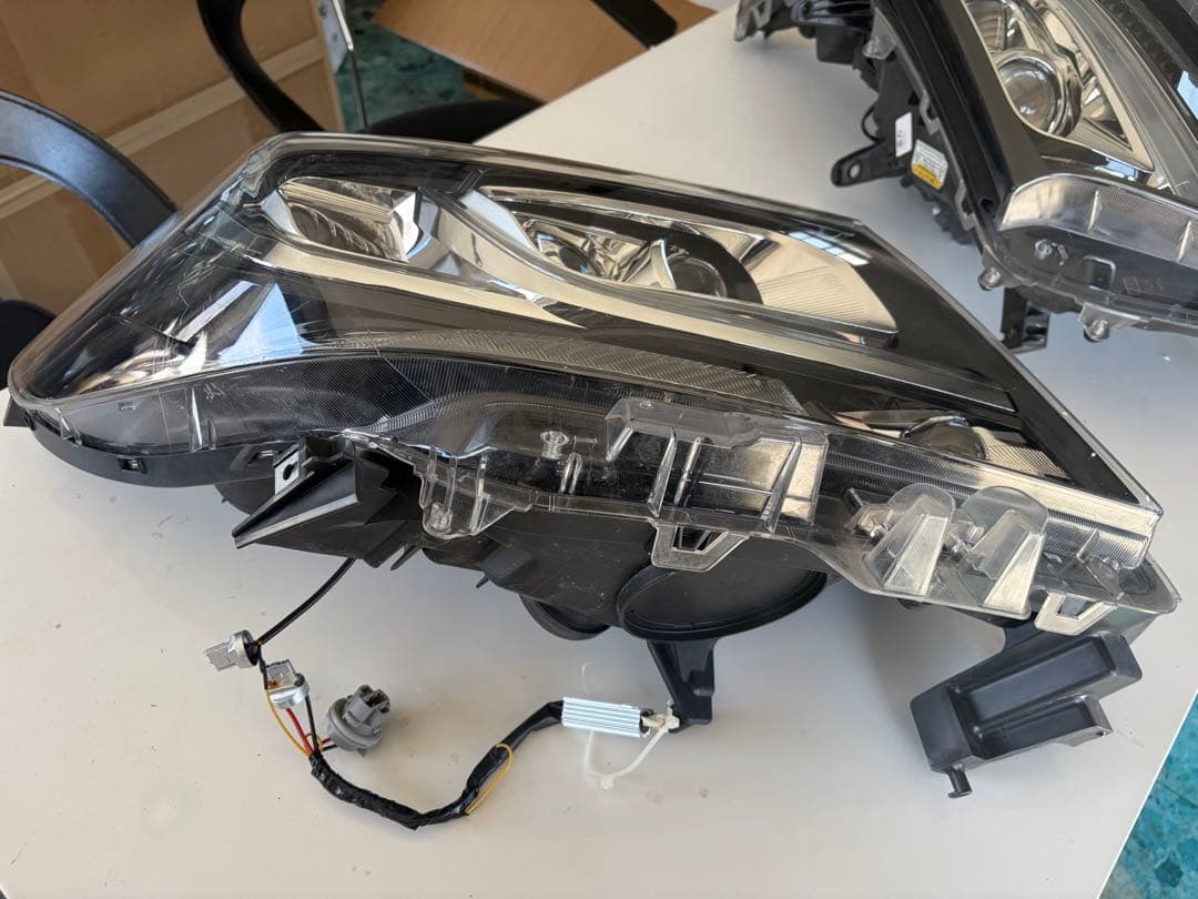 アルファード30系前期ヘッドライト 純正2個セット